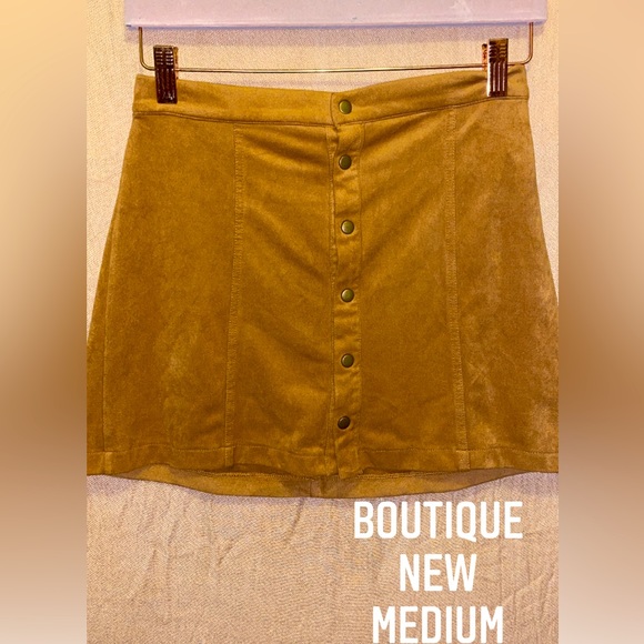 Boutique 9 Dresses & Skirts - Boutique Suede Skirt